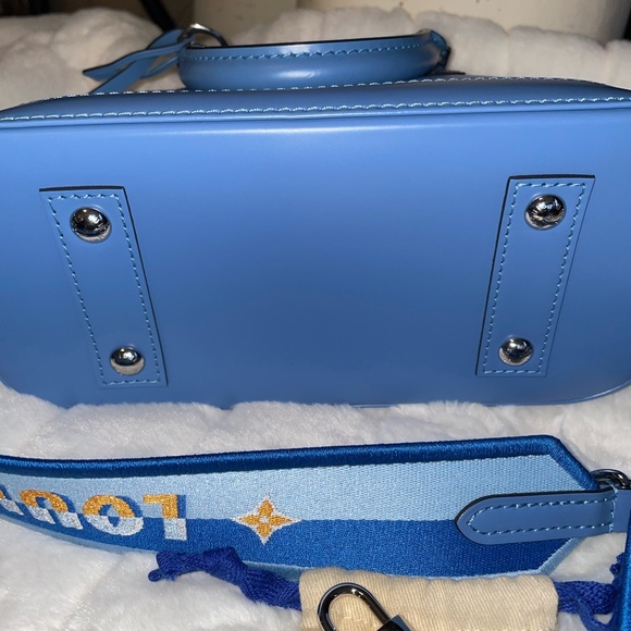 SOLD!! Louis Vuitton Alma BB - Picture 5 of 7
